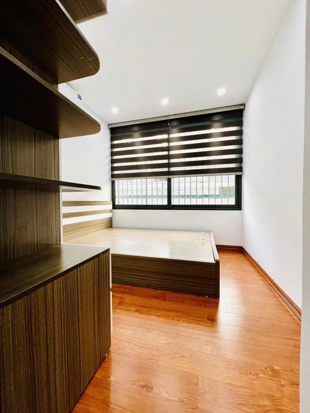 CÁCH MẶT PHỐ NGUYỄN LƯƠNG BẰNG 30M - Ô TÔ ĐỖ CHÂN CẦU THANG - TẬP THỂ 70M2, 3 NGỦ, 2VỆ SINH - NHÀ THIẾT KẾ HIỆN ĐẠI