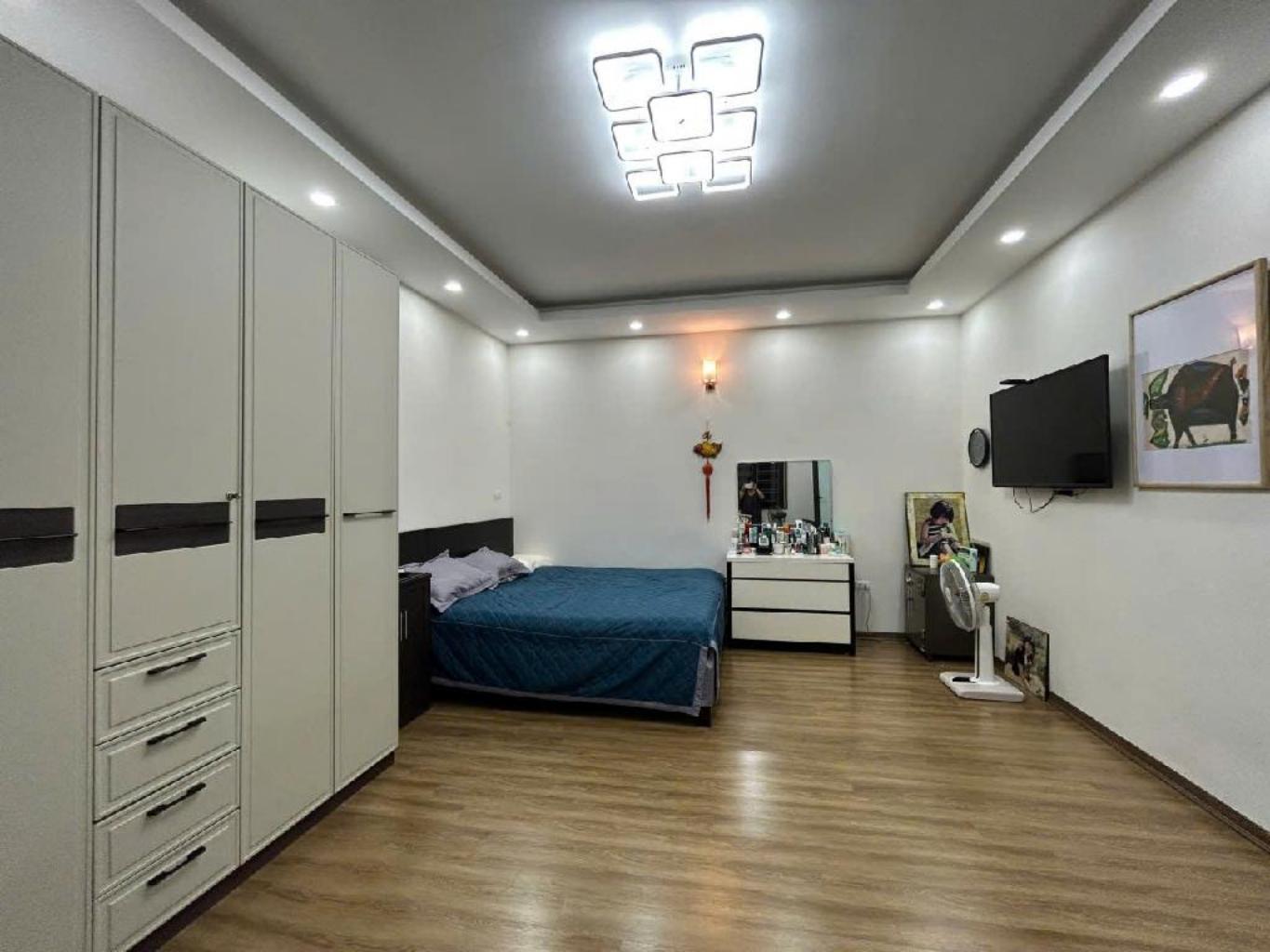 SIÊU PHẨM BA ĐÌNH- NGÕ RỘNG THOÁNG- 50M RA - NHÀ ĐẸP - FULL NỘI THẤT