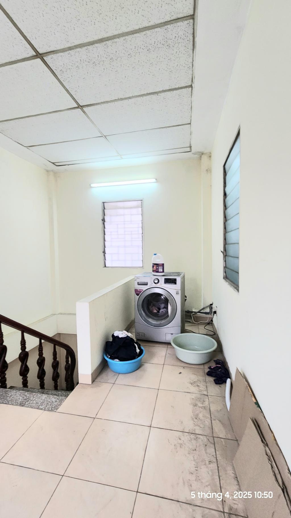 Mặt ngõ VĂN CHƯƠNG, mặt tiền rộng, kinh doanh sầm uất, gần măt phố