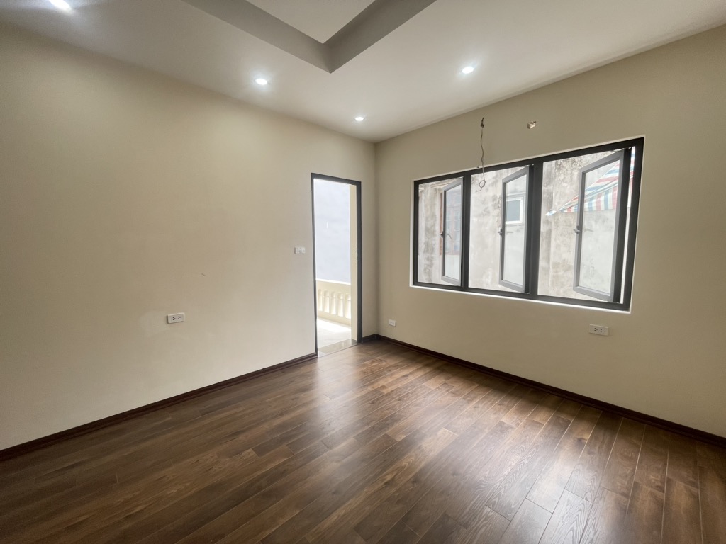 THỤY KHUÊ - 4 TẦNG - 4PN - CÓ SÂN VƯỜN TIỂU CẢNH