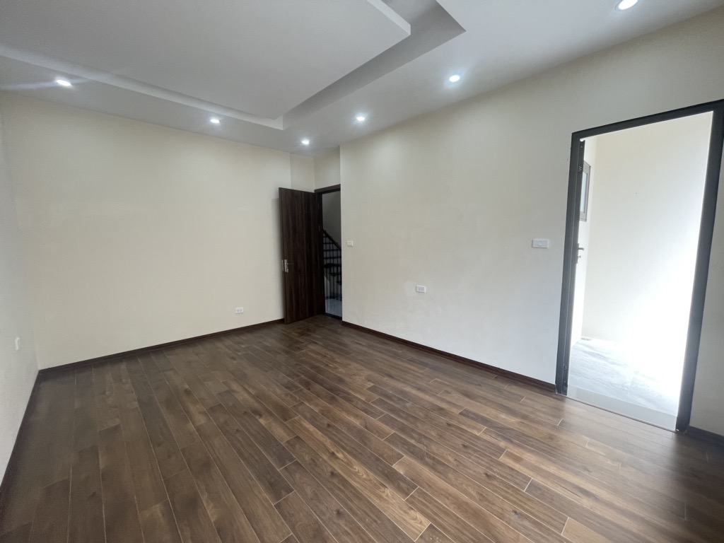 THỤY KHUÊ - 4 TẦNG - 4PN - CÓ SÂN VƯỜN TIỂU CẢNH