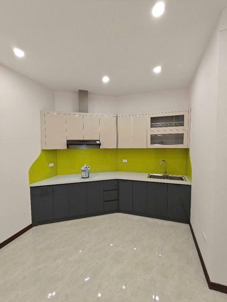 ĐỘI CẤN - Nhà mới, 20m ra mặt phố, gần hồ, khu vực an sinh tốt