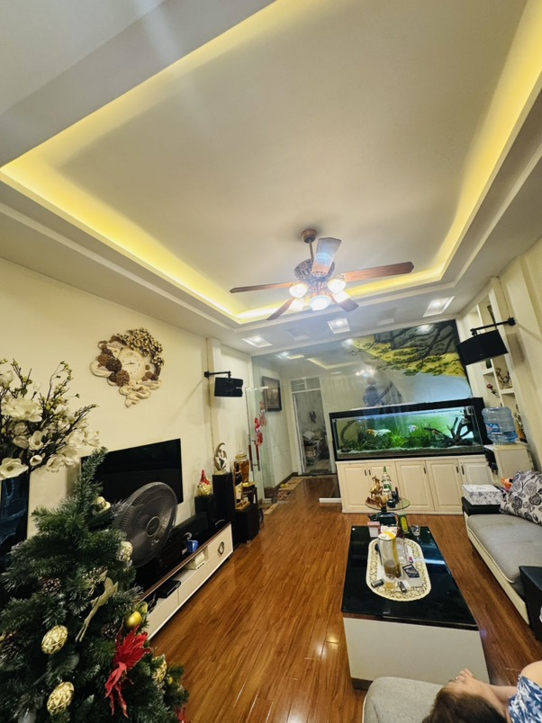 Bán nhà Trường Chinh 5 tầng 2PN giá 14.x tỷ