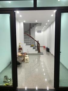 NHÀ ĐẸP Ở NGAY - VÀI BƯỚC RA MẶT PHỐ