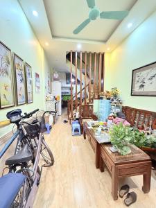 ĐỐI DIỆN ĐẠI HỌC Y - TUYẾN PHỐ HIẾM NHÀ BÁN - NGÕ NÔNG 1 NGOẶT 35m RA PHỐ - BA GÁC TRÁNH XE MÁY