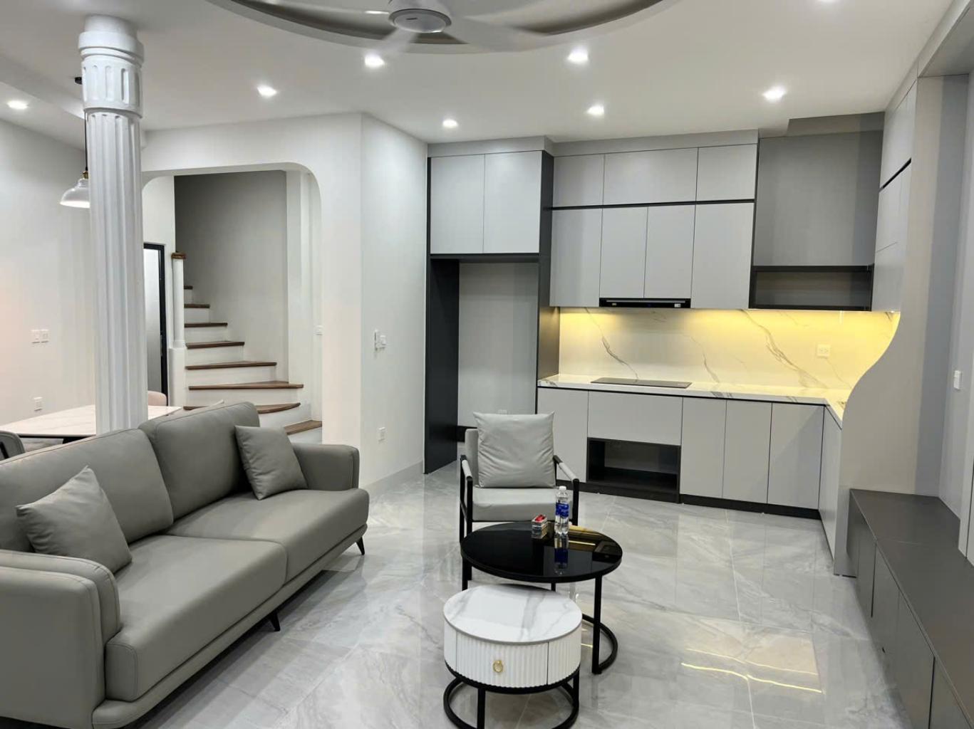 Anh Toản cần bán nhà MỸ Đình, 48m2, xây 5 tầng, 8,25 tỷ.