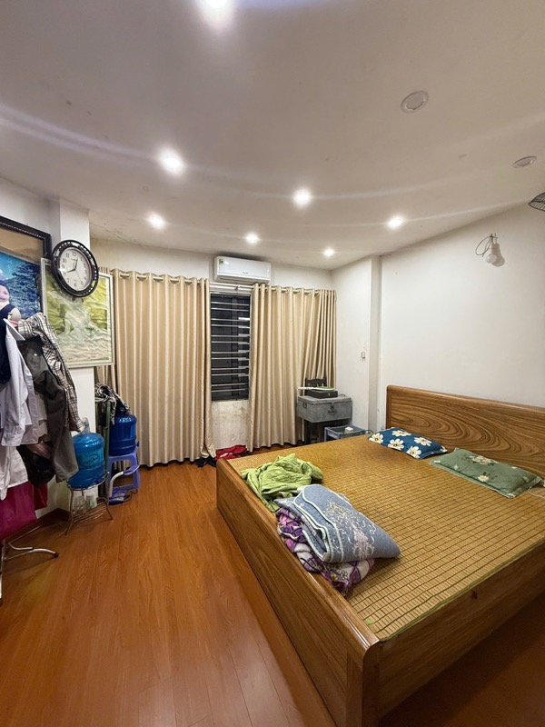 Anh Toản cần bán nhà Mễ Trì, 6 tầng dân xây, tài chính 6,3 tỷ.