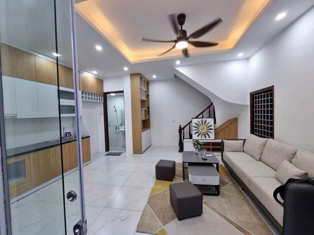 Anh Lập cần bán nhà Mễ Trì, 5 tẫng - 36 m2- 7,3 tỷ.