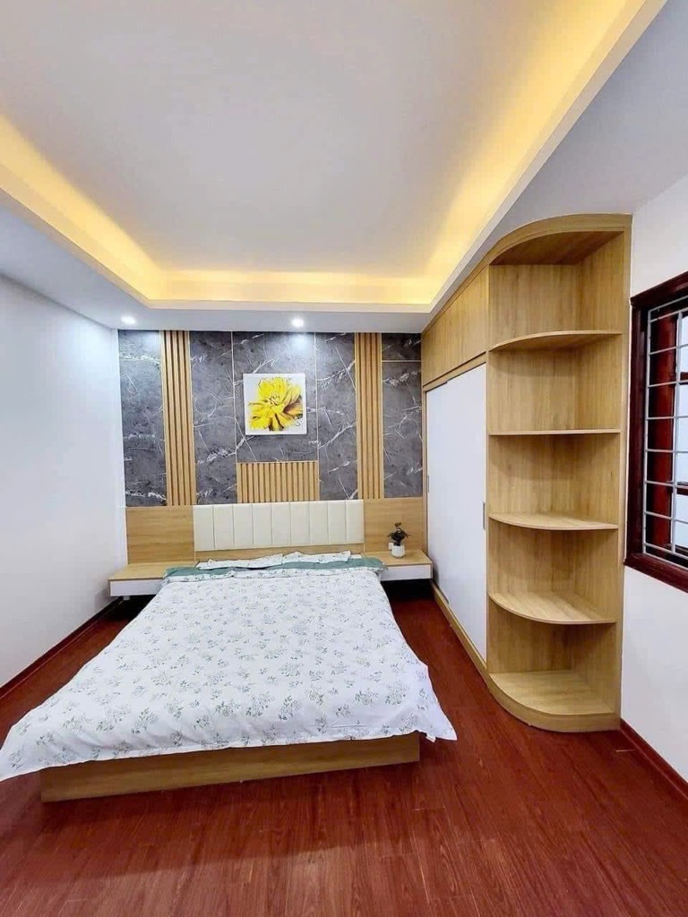 Anh Lập cần bán nhà Mễ Trì, 5 tẫng - 36 m2- 7,3 tỷ.