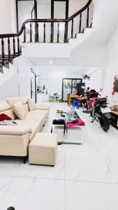 Chị Mình cần bán nhà MỸ Đình, 46m2, xây 4 tầng, 9,5 tỷ.