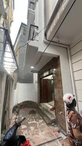 Anh Vương cần bán nhà Tây Mỗ, dân xây 5 tầng, thang máy, 55m2- 7,85 tỷ