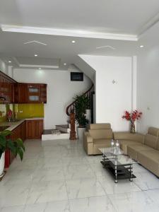 Chị Hoa cần bán nhà Bala, Hà Đông 5 tầng, 42 m2- 6 tỷ.