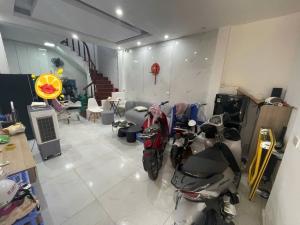 Anh Dương bán nhà Dương Nội, 4 tầng - 42m2- giá 6,15 tỷ.