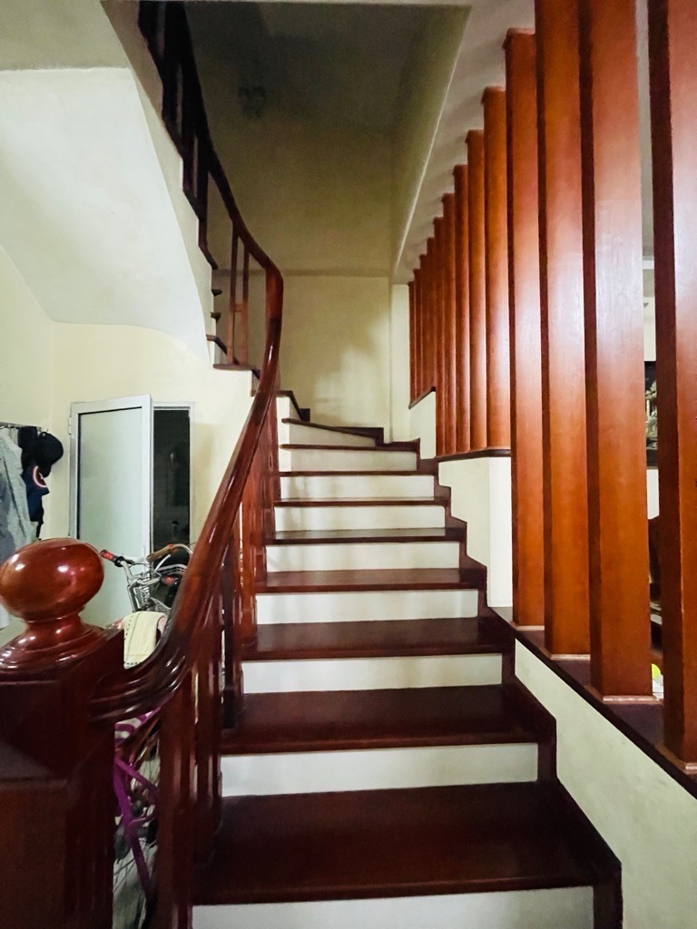 BÁn nhà 4 tầng dân xây đường trước nhà oto tránh nhau