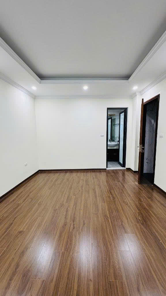 NHÀ AN DƯƠNG LÔ GÓC 2 MẶT THOÁNG. 6 TẦNG THANG MÁY.