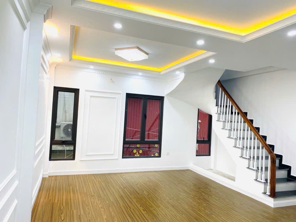 BÁN GẤP NHÀ ĐẸP LẠC LONG QUÂN -NỘI THẤT ĐẲNG CẤP- MẶT TIỀN RỘNG -GIÁ 6.8Tỷ TL