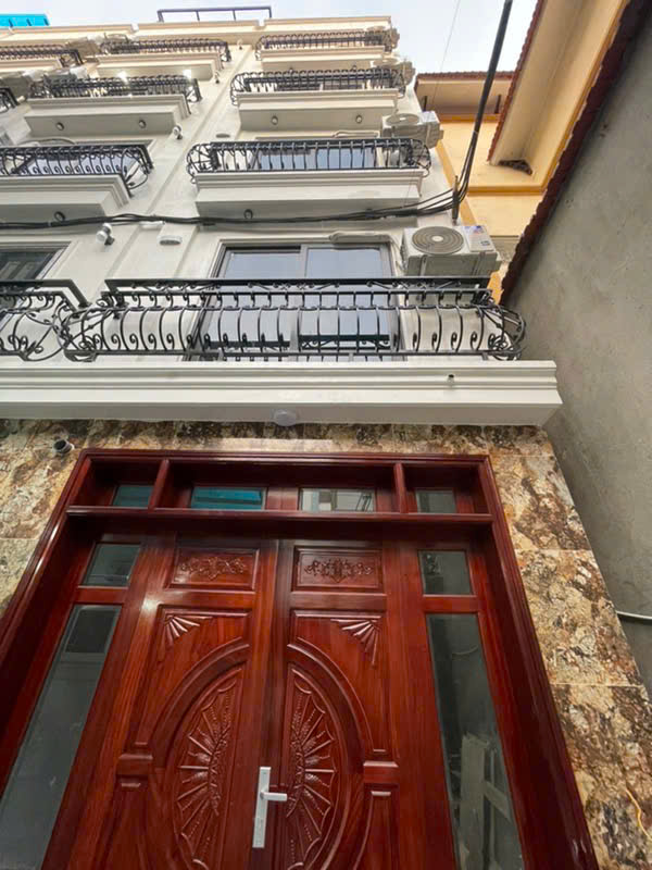 -NHÀ CẦU DIỄN-NHÀ MỚI KÍNH KOONG- 6 TẦNG THANG MÁY-CÁCH 1 NHÀ RA Ô TÔ 35m GIÁ 7.4 TỶ