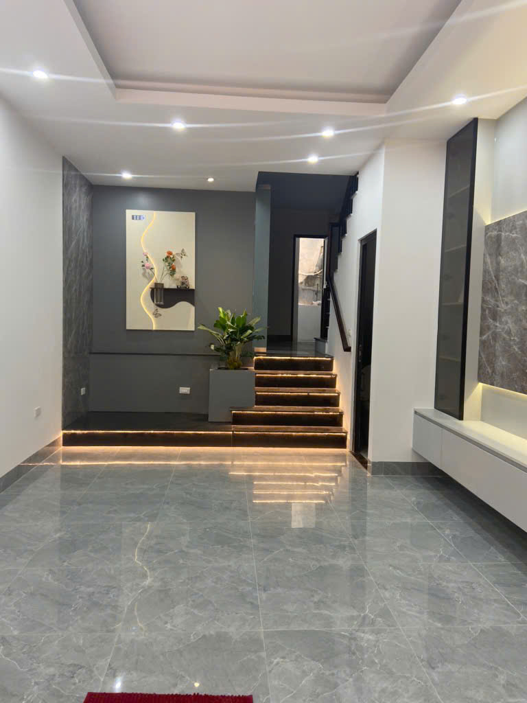 NHÀ ĐẸP NHẤT KHU VỰC TRẦN CUNG- 5 TẦNG THANG MÁY- GẦN PHỐ- NỘI THẤT XỊN- 50m GIÁ 10.3 TỶ CTL