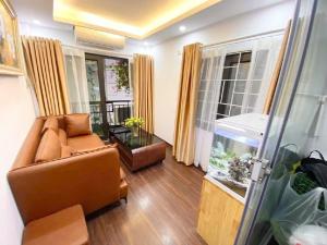 CHÍNH CHỦ CẦN BÁN GẤP NHÀ HOÀNG QUỐC VIỆT- HÀNG HIẾM GẦN PHỐ - NHÀ MỚI ĐẸP XÁCH VALY ĐẾN Ở LUÔN - CHỦ TẶNG FULL NỘI THẤT