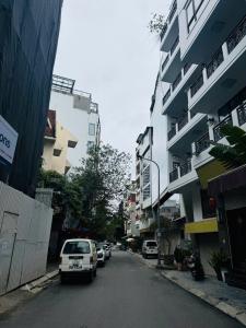 NHÀ ĐẸP THUỴ KHUÊ -MẶT NGÕ THÔNG- KINH DOANH- FULL NỘI THẤT- GIÁ 7.8 Tỷ