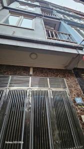 BÁN GẤP NHÀ PHỐ VIÊN DÂN XÂY Ô TÔ ĐỖ CỬA . -KHU VỰC ĐÔNG ĐÚC – HÀNG XÓM ĐH MỎ 35m giá 5.95 tỷ có tl