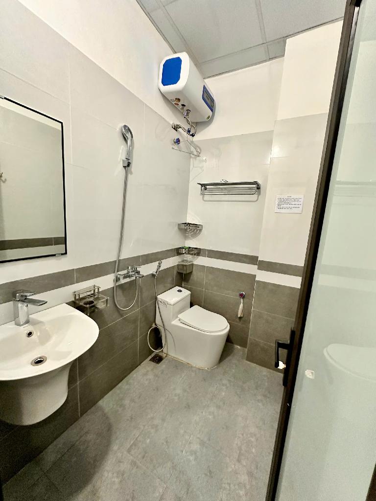 Bán nhà mặt ngõ lệnh cư