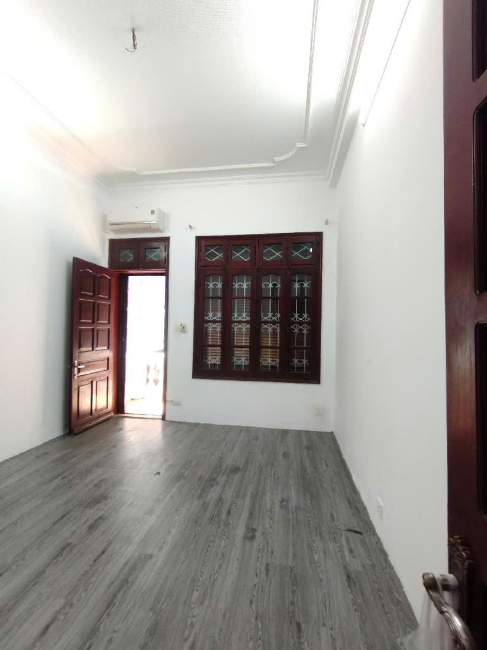 Bán nhà đẹp mặt ngõ 89 phố tứ liên , oto chánh