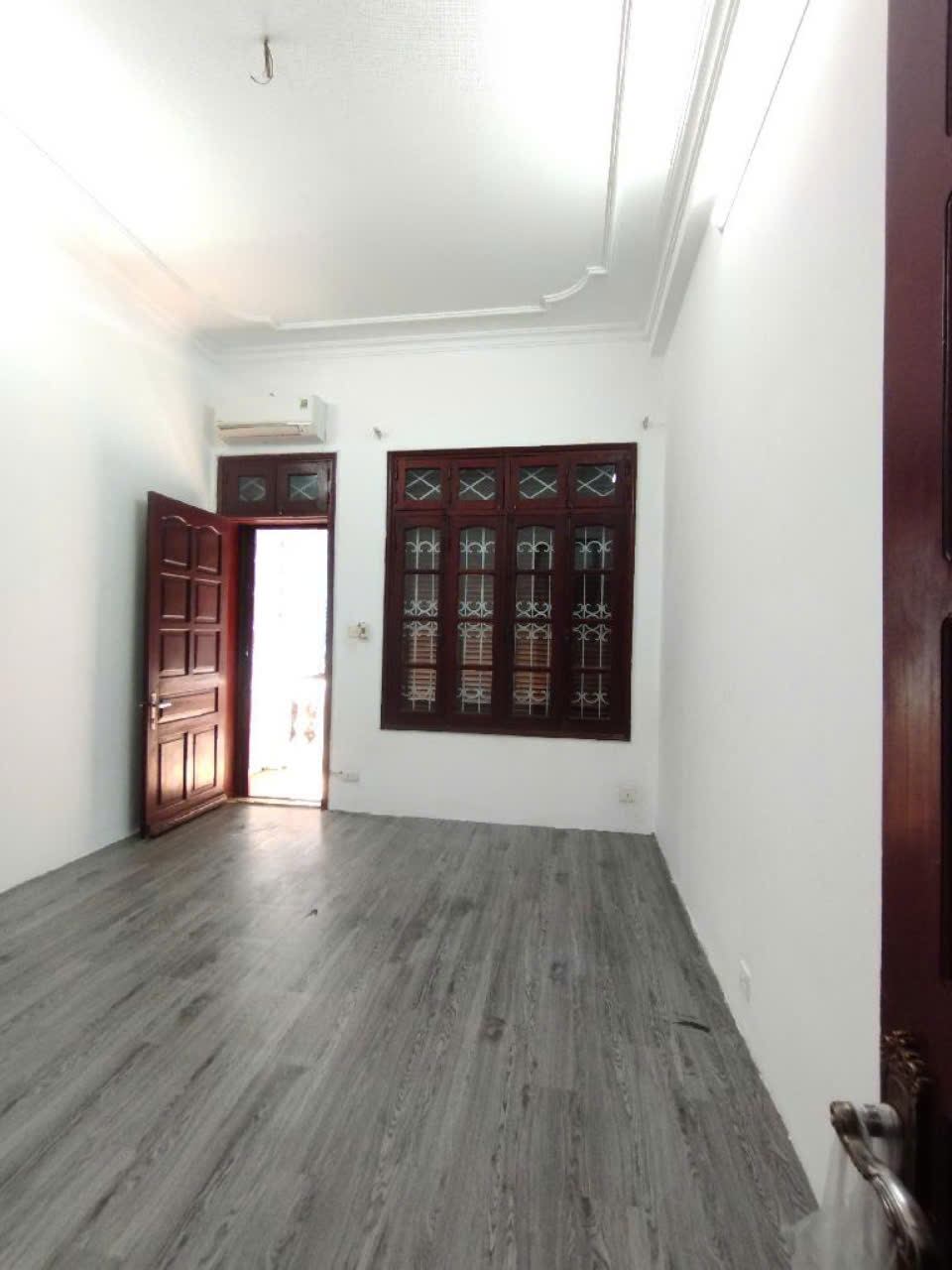 Bán nhà đẹp mặt ngõ 89 phố tứ liên , oto chánh