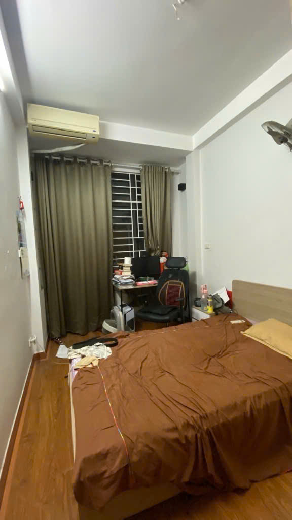 Bán nhà Phố Hào nam rộng 28m2 4 Từng mặt tiền 2,8 mét giá;5,65 tỷ