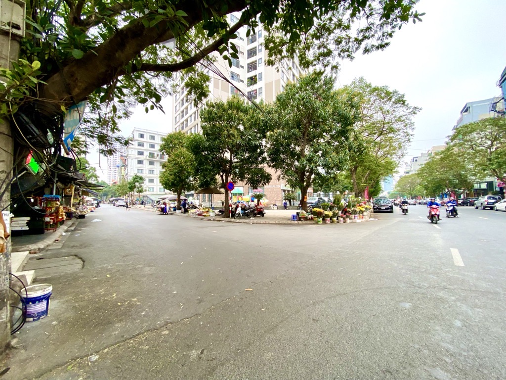 Hot! Nhà Phố Khúc Thừa Dụ 50m x 5T, MT 4,2m, ô tô, Gần Phố, Nt đẹp ở ngay 13,95 tỷ.