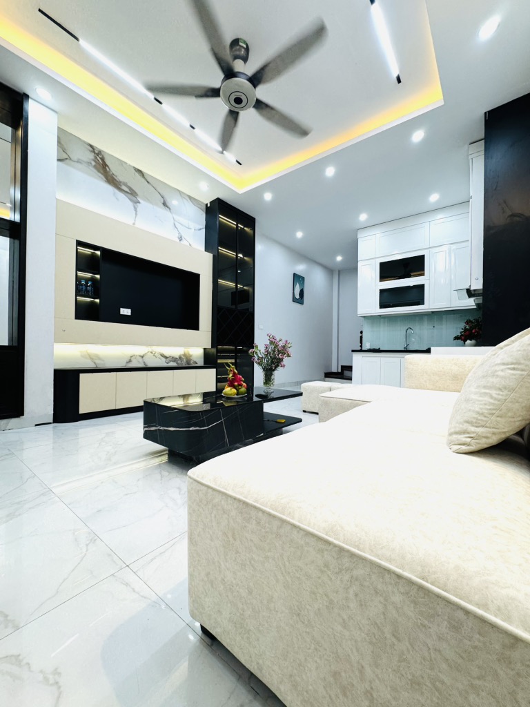 BÁN NHÀ ĐẸP CẦU GIẤY 40M2 x 5 TẦNG – FULL Nt – 2 THOÁNG – Ô TÔ GẦN – Ở NGAY 7,68 TỶ