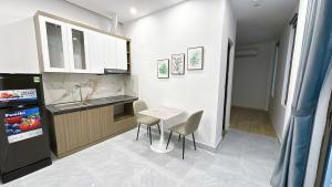 HIẾM, NHÀ PHỐ LÊ QUANG ĐẠO LÔ GÓC 7 TẦNG 11 P FULL ĐỒ NGÕ THÔNG, Ô TÔ, DT 1,1TY/NĂM 24,5TY