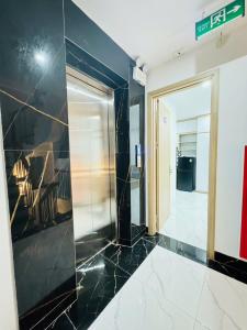 Tòa, CHDV Trần Cung 70m x 6T, mt 5,5m, ngõ thông, ô tô, 15p full Nt, PCCC đầy đủ 18,8 tỷ.