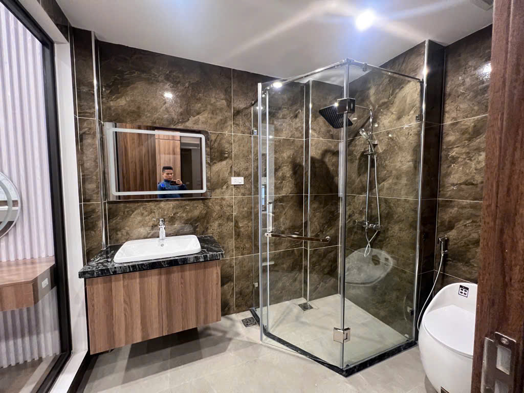 BÁN NHÀ MỚI XÂY 5 TẦNG 2 THOÁNG, MẶT TIỀN 4,5M PHỐ TRẠM – DT 68M2, GIÁ CHỈ 8,65, SỔ ĐỎ CHÍNH CHỦ