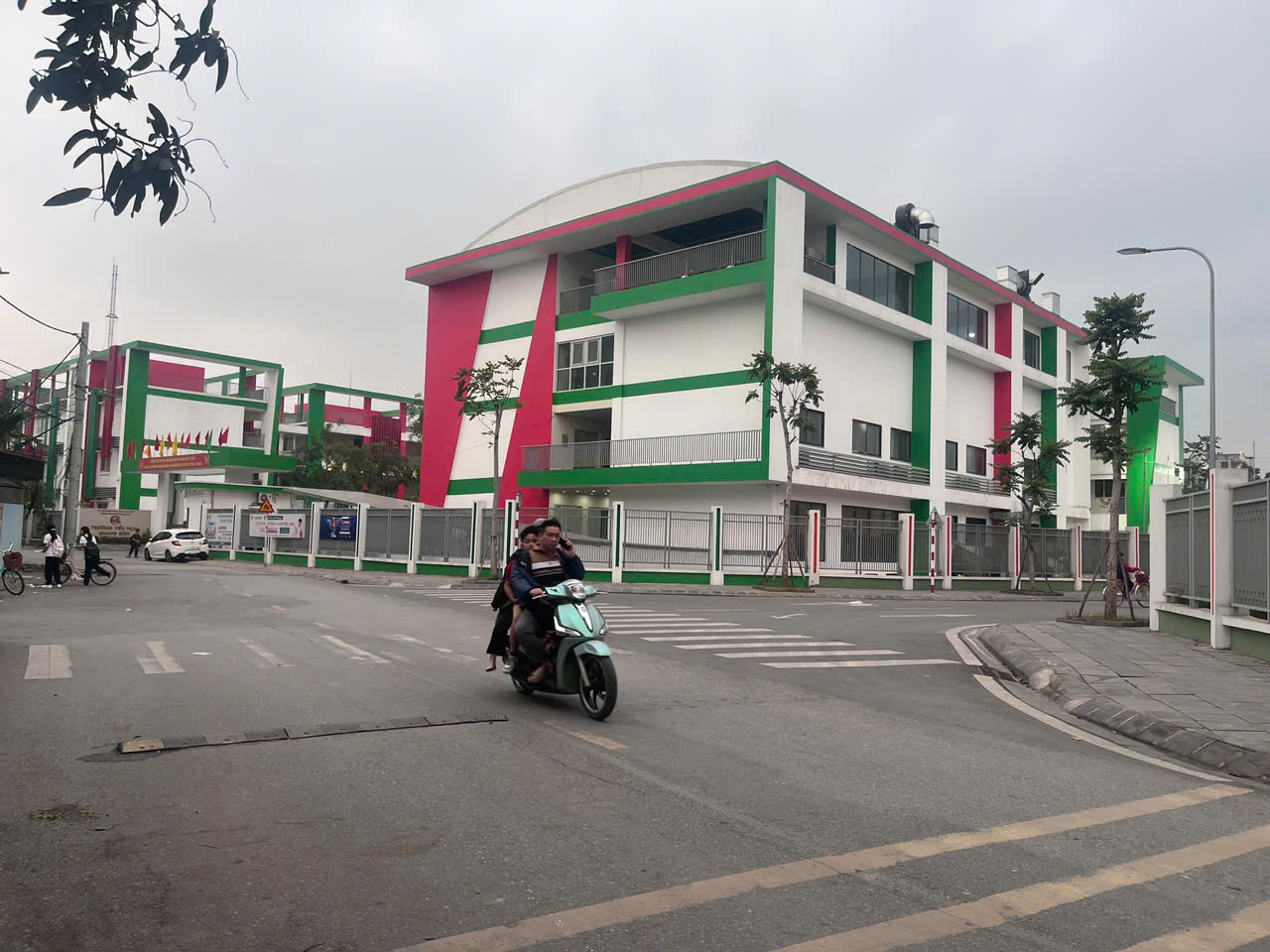 BÁN SIÊU PHẨM LIỀN KỀ ĐỨC GIANG – PHÂN LÔ VIP – VỈA HÈ 2 BÊN – Ô TÔ TRÁNH – 100M2 – 4 TẦNG THANG MÁY – FULL NỘI THẤT CAO CẤP – KINH DOANH ĐỈNH – GIÁ CHỈ 16,48 TỶ