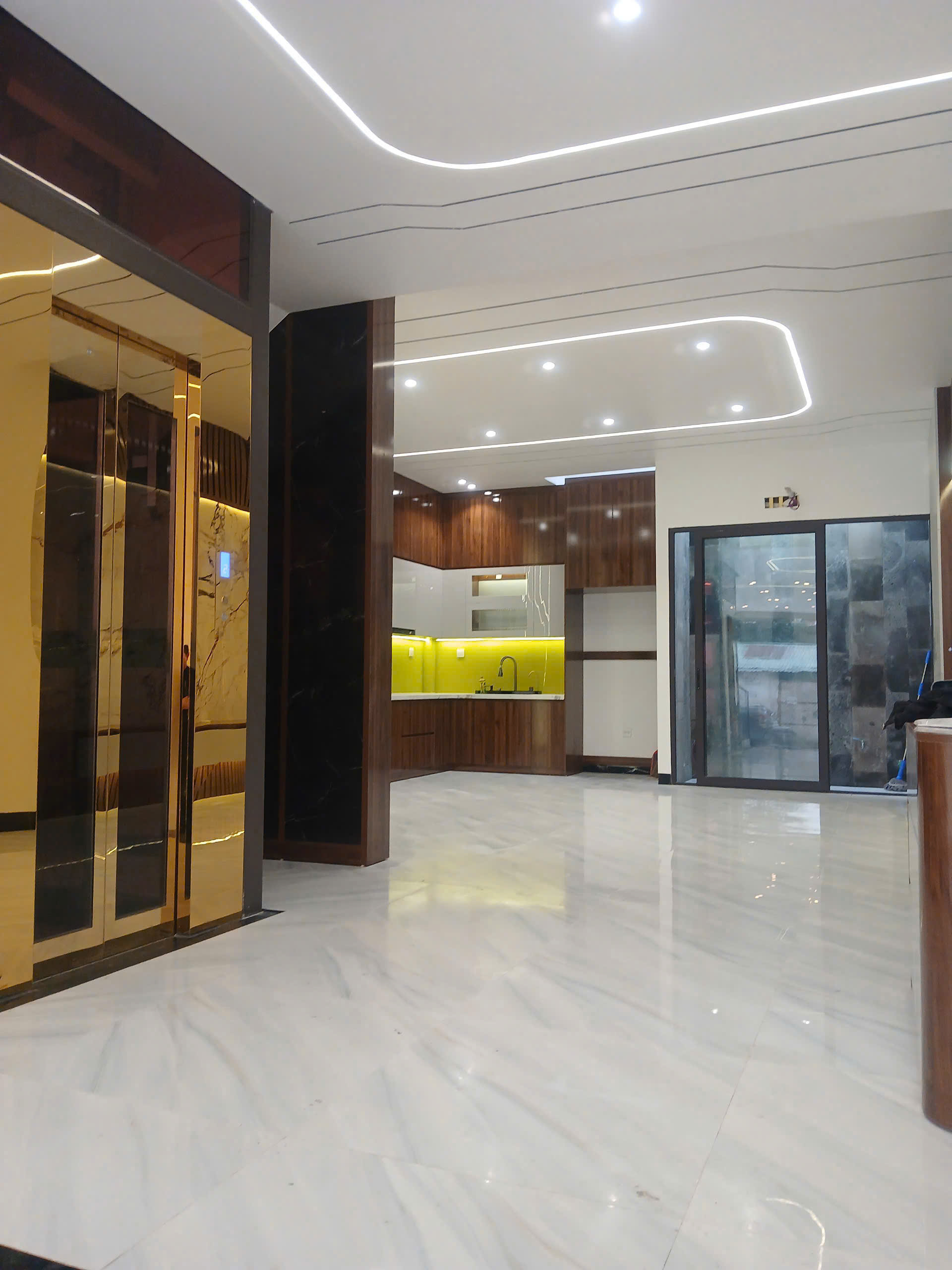 BÁN SIÊU PHẨM LIỀN KỀ ĐỨC GIANG – PHÂN LÔ VIP – VỈA HÈ 2 BÊN – Ô TÔ TRÁNH – 100M2 – 4 TẦNG THANG MÁY – FULL NỘI THẤT CAO CẤP – KINH DOANH ĐỈNH – GIÁ CHỈ 16,48 TỶ