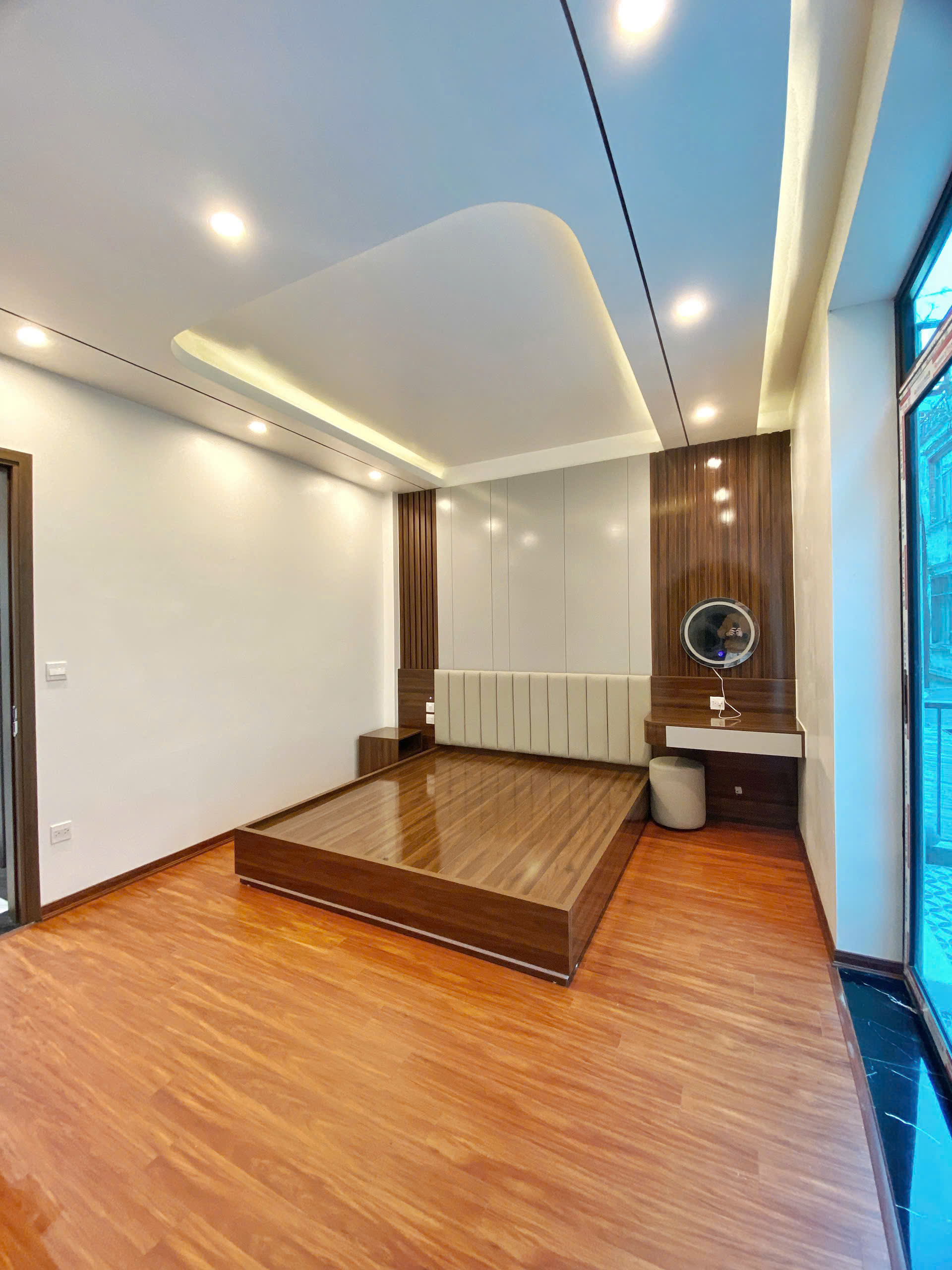 BÁN SIÊU PHẨM LIỀN KỀ ĐỨC GIANG – PHÂN LÔ VIP – VỈA HÈ 2 BÊN – Ô TÔ TRÁNH – 100M2 – 4 TẦNG THANG MÁY – FULL NỘI THẤT CAO CẤP – KINH DOANH ĐỈNH – GIÁ CHỈ 16,48 TỶ