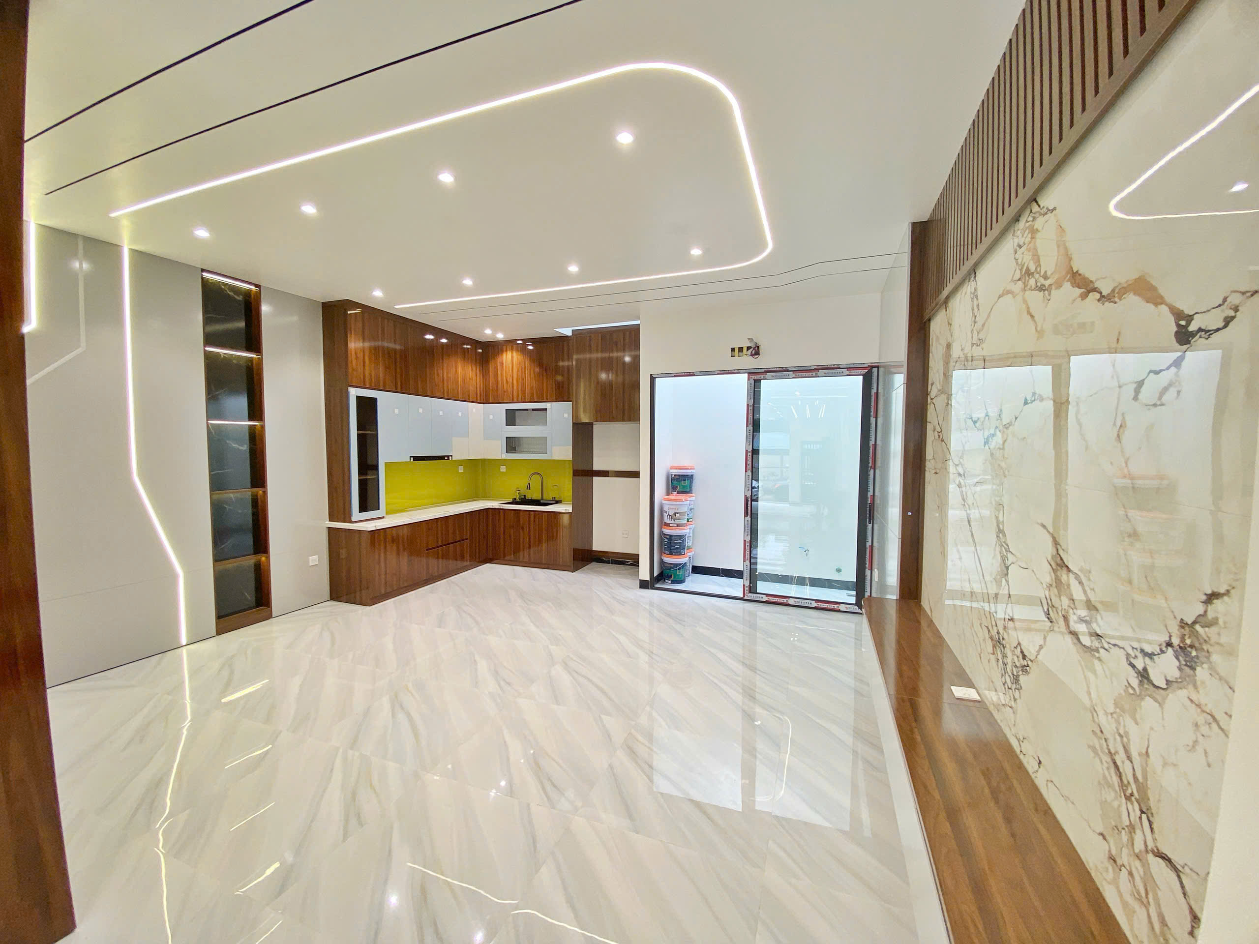 BÁN SIÊU PHẨM LIỀN KỀ ĐỨC GIANG – PHÂN LÔ VIP – VỈA HÈ 2 BÊN – Ô TÔ TRÁNH – 100M2 – 4 TẦNG THANG MÁY – FULL NỘI THẤT CAO CẤP – KINH DOANH ĐỈNH – GIÁ CHỈ 16,48 TỶ