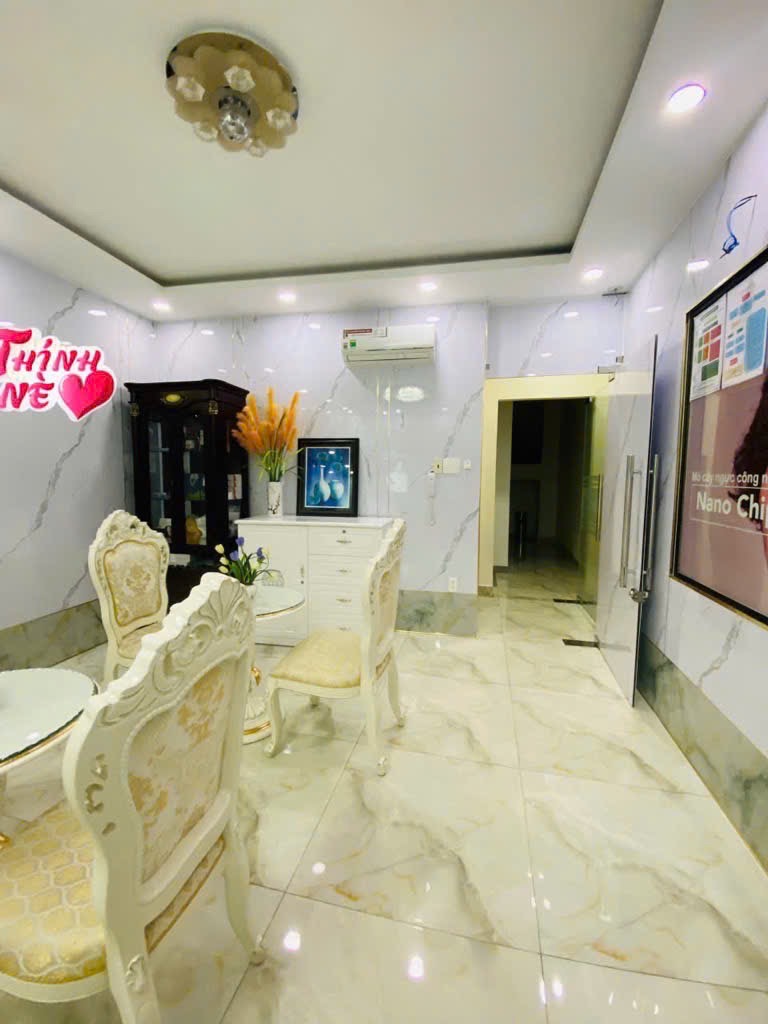 nhà đẹp 7 tầng ; thang máy ,mặt tiền kinh doanh