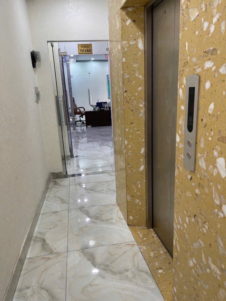 nhà đẹp 7 tầng ; thang máy ,mặt tiền kinh doanh