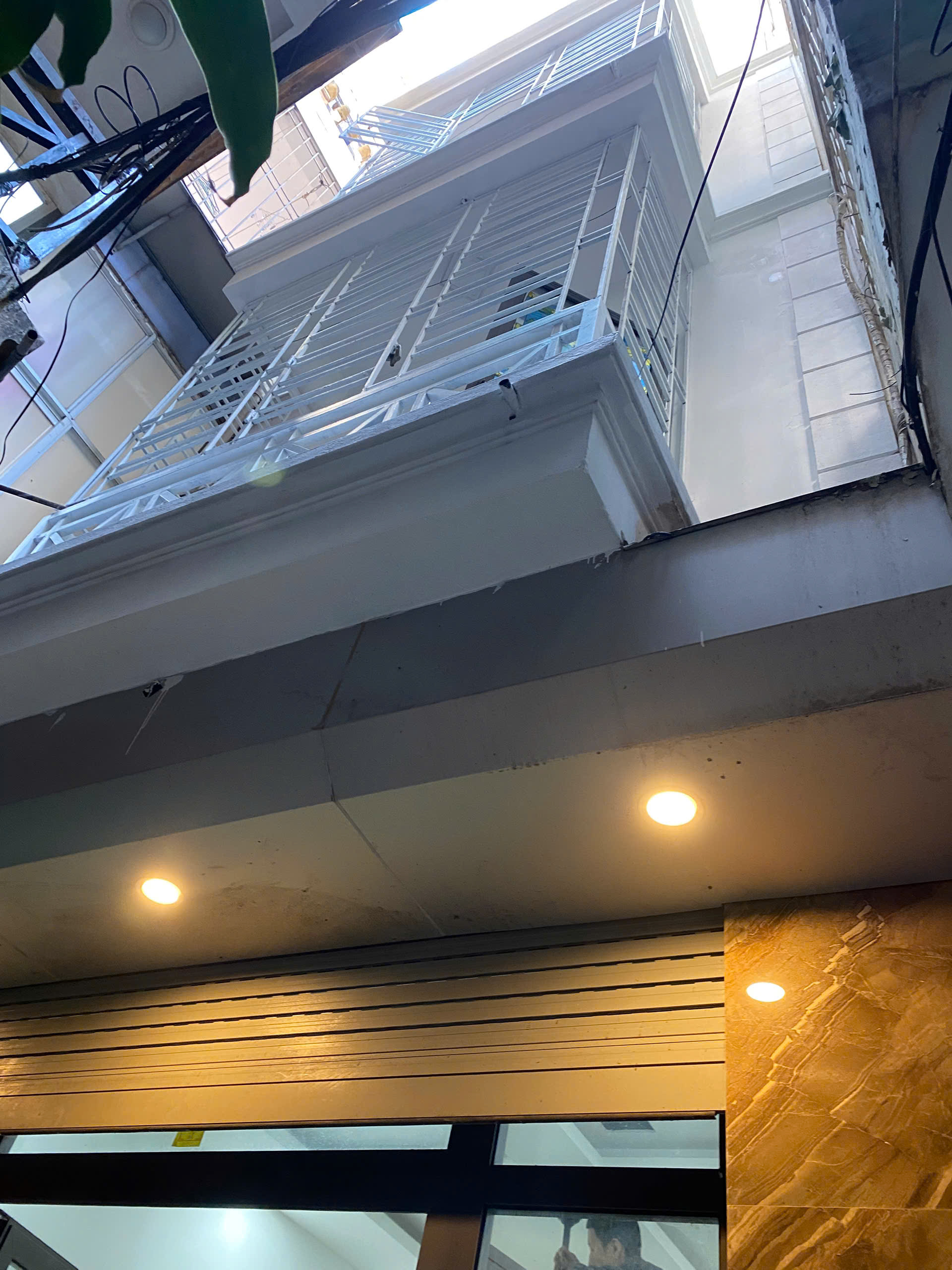 Siêu hiếm Hoàng Hoa Thám - 3bước ra phố - 4 tầng x32m2 - giá 6 tỷ - sổ đỏ cất két