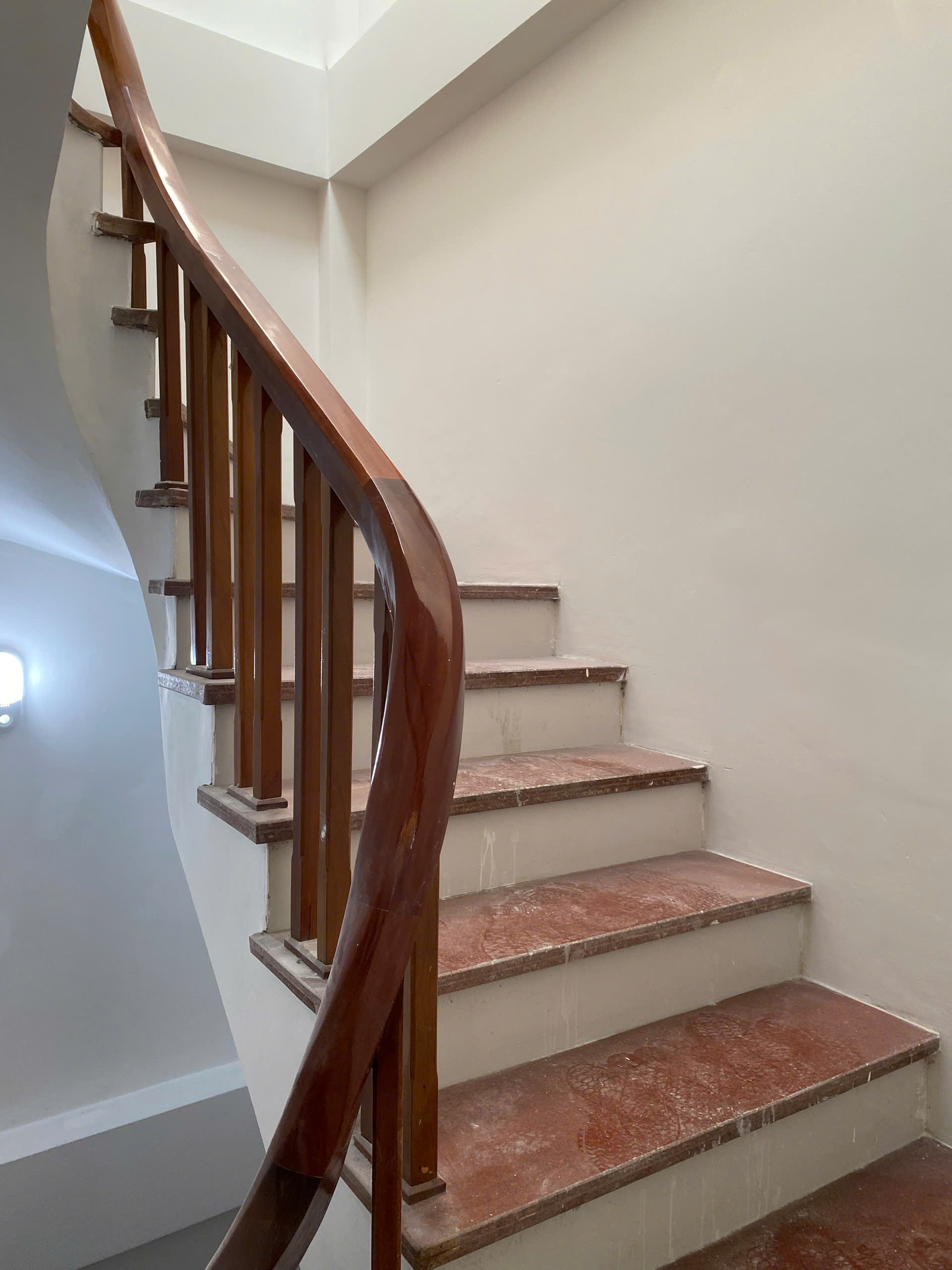 Siêu hiếm Hoàng Hoa Thám - 3bước ra phố - 4 tầng x32m2 - giá 6 tỷ - sổ đỏ cất két