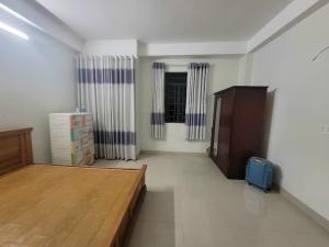+ CHÍNH CHỦ BÁN GẤP CĂN NHÀ - BÌNH CHIỂU -THỦ ĐỨC .giá siêu hời. 4.x tỷ 60m2 NGANG 8m 3PN 3WC .XE HƠI ĐẬU CẠNH NHÀ