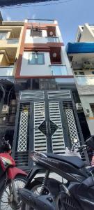 Bán nhà 4 tầng,P10,Q6,gần Lý Chiêu Hoàng ,Nhà đẹp,Ở ngay,3x10,Nhỉnh 5 tỷ