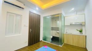 Bán tòa CCMN 7 tầng có thang máy Phố Kim Mã. Cách đường 20m. Dòng tiền hơn 60tr/tháng