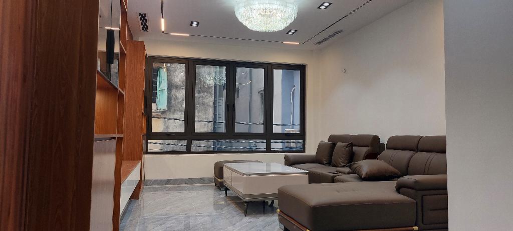 Cần Bắn căn nhà tại đường Nguyễn Văn Cừ Long Biên Hà Nội Nhà Mới Hoàn Thành 6 Tầng Ôt ô Cửa