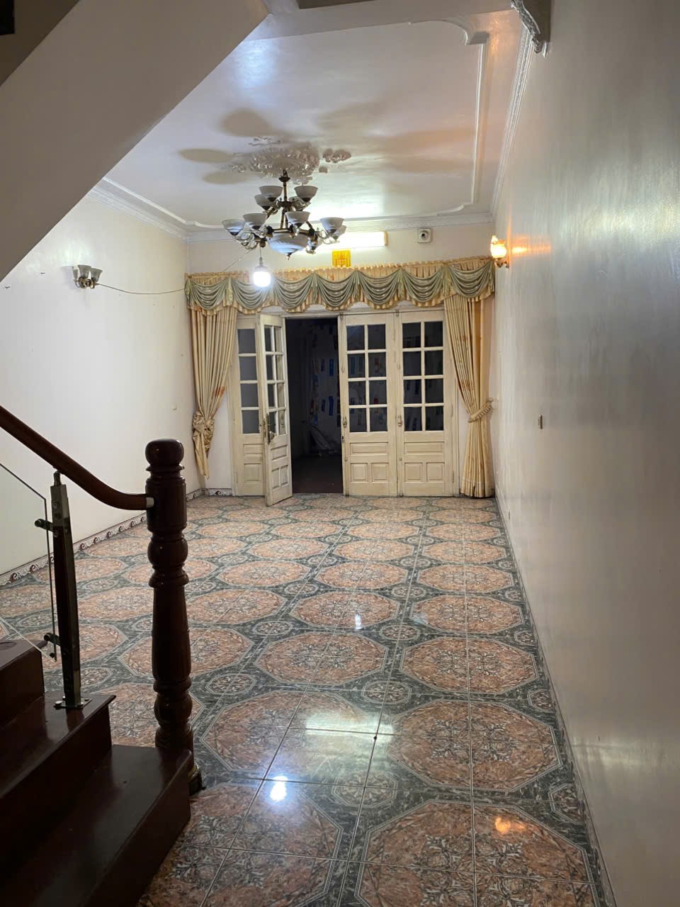 Bán gấp nhà mặt phố Nguyễn Bình (QL5) Dương xá