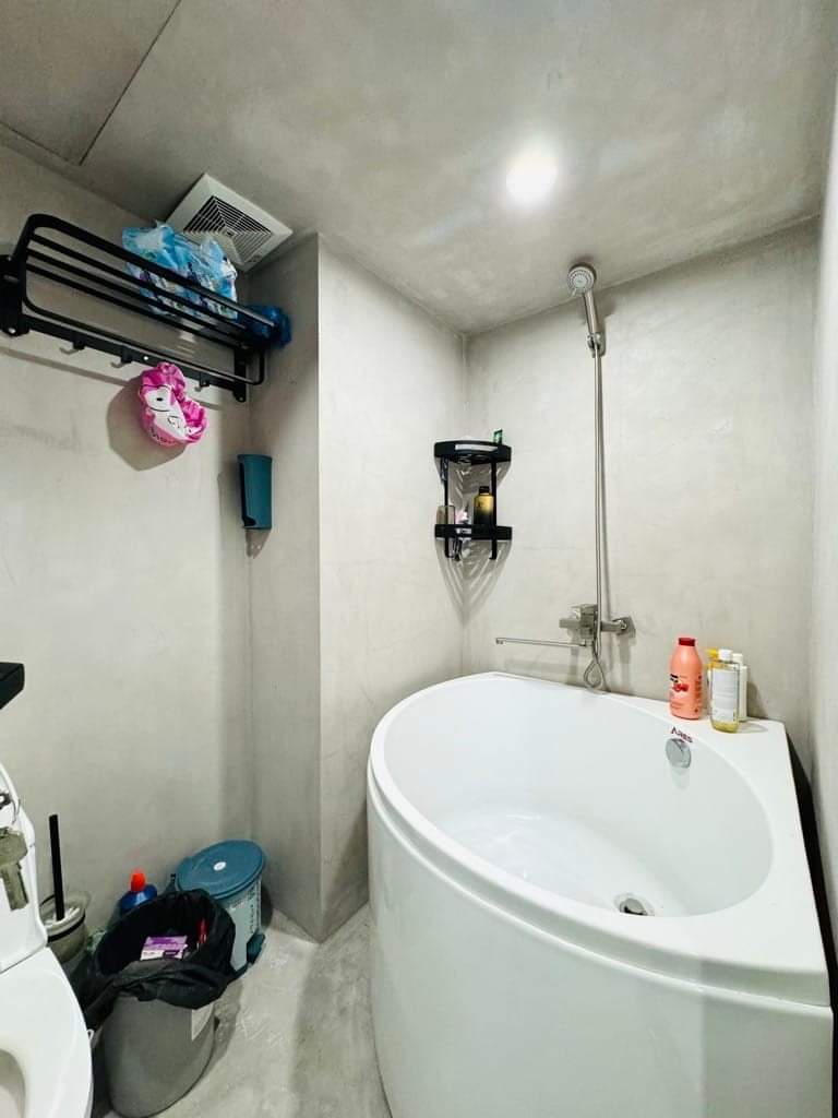 CHỦ CẦN BÁN GẤP NHÀ GIÁP NHẤT - NGAY CHỢ NGÃ TƯ SỞ - KINH DOANH ĐA DẠNG - 7 TẦNG - THANG MÁY - 10,8TỶ - DÒNG TIỀN 40TRIÊỤ /1THÁNG