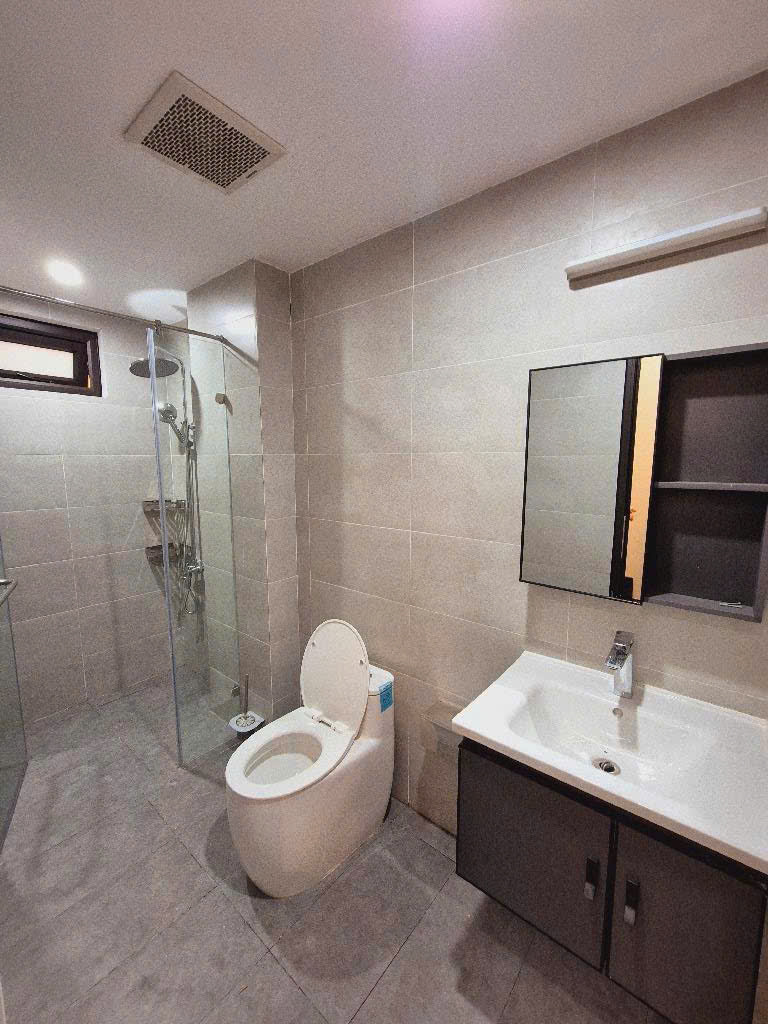 Bán nhà Phố Hoàng Cầu, Dân Xây Để Ở, Vị Trí Đẹp, 34mx5T, Giá: 8 Tỷ, Lh: 0396935190.