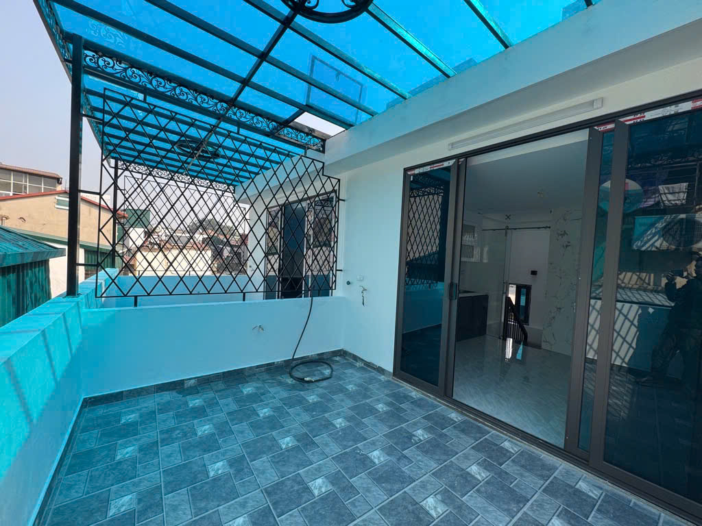 Bán nhà Phố Giảng Võ, Năm Tầng Thang Máy, Ba Gác Đỗ Cửa, 41mx5T, Giá: 10.1 Tỷ, Lh: 0396935190.